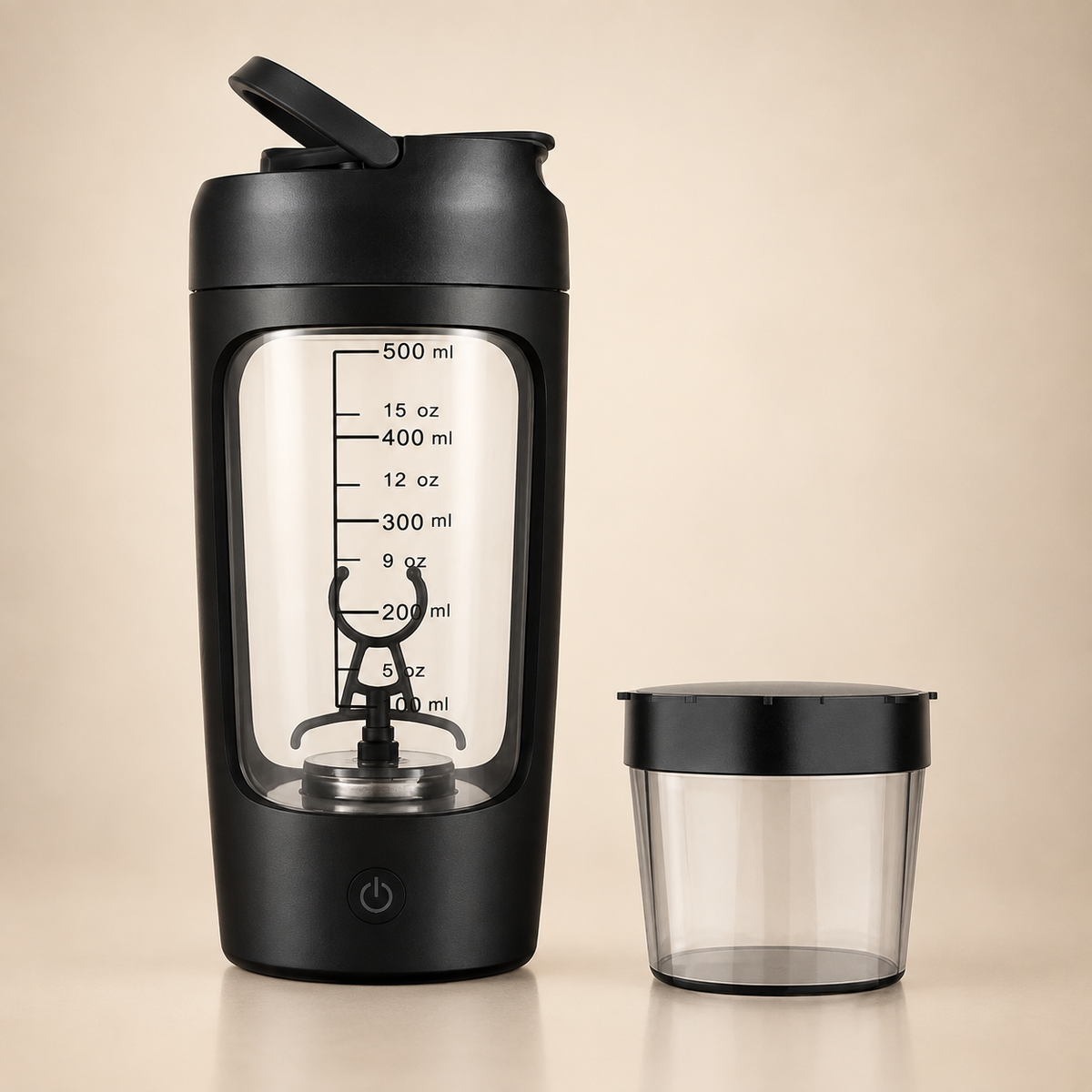 Batidor eléctrico Shako negro de 500 ml con su bote para el polvo, escala en ml y oz a la vista